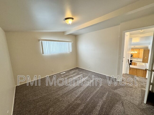 Building Photo - 4927 W Pavant Ave