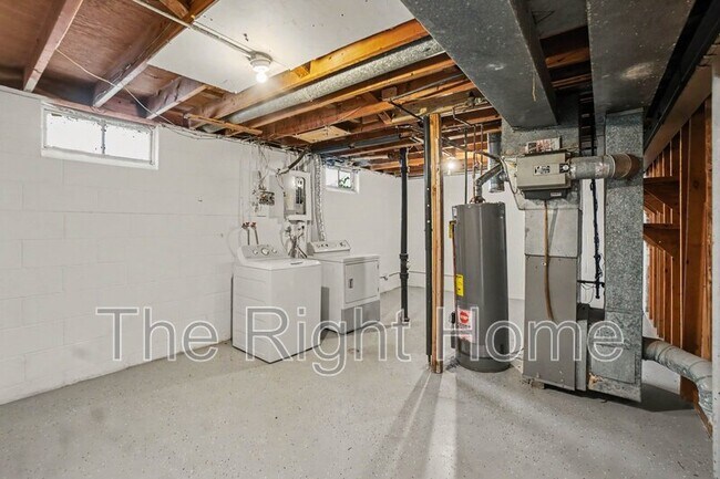 Building Photo - 6929 N 64th St