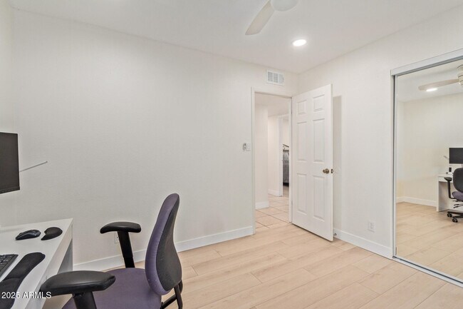 Building Photo - 1347 W Lobo Ave