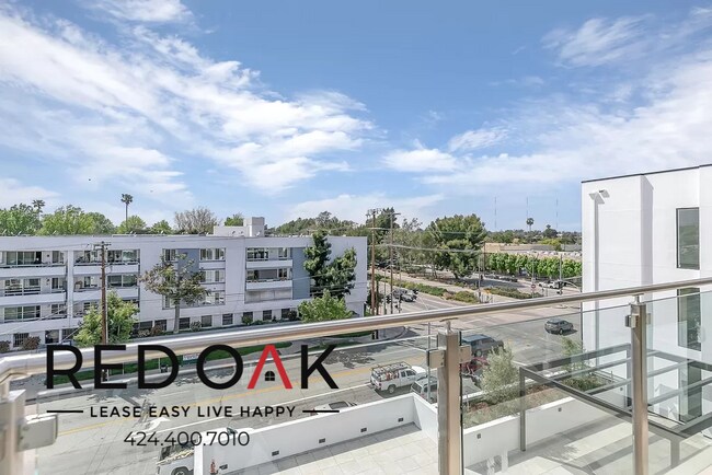 Building Photo - 12444 Chandler Blvd
