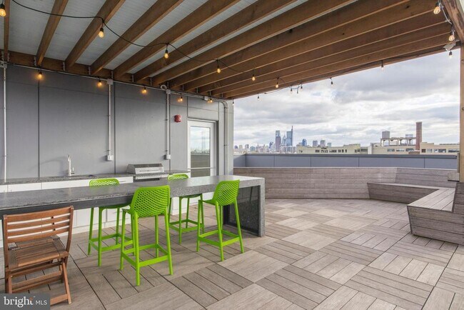 Building Photo - 1501 N 31st St