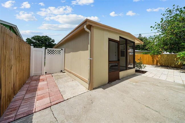 Building Photo - 4053 41st Ave N