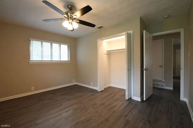 Building Photo - Updated 3BR/2BA Brick Home with Granite Kitchen & Fenced Yard — Kaufman ISD