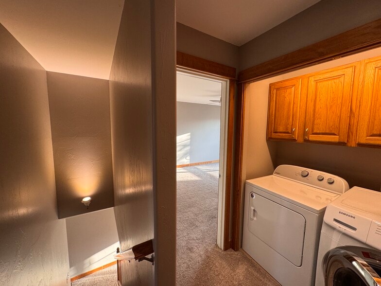 Washer and Dryer included - 5485 Glenellen Dr