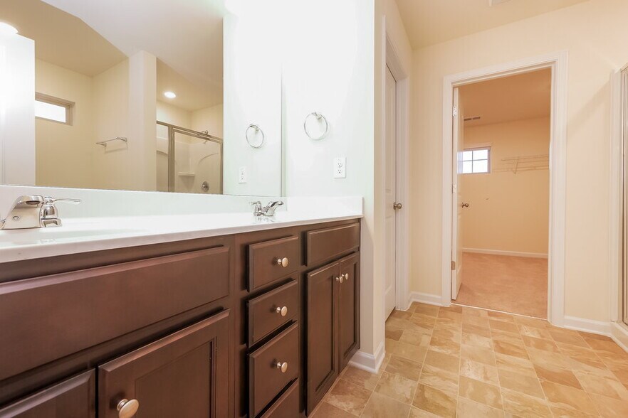 Building Photo - 504 Overo Dr