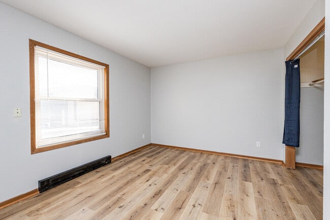 Building Photo - 605 Bakertown Dr