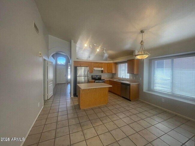 Building Photo - 2230 E Menadota Dr