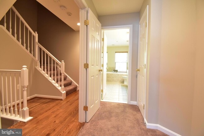 Building Photo - 5053 Kilburn St