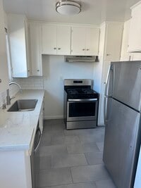 Building Photo - 8665 Pickford St