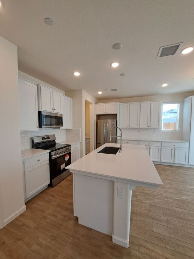 Building Photo - Modern 3-Bedroom Home in the Exclusive Elev8ions Neighborhood of Clovis!