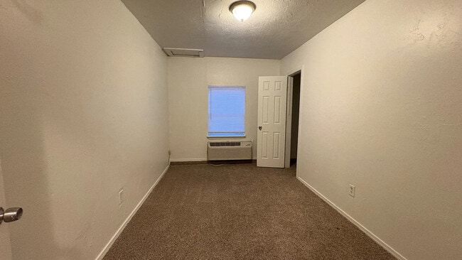 Building Photo - 2416 Queensbury Rd