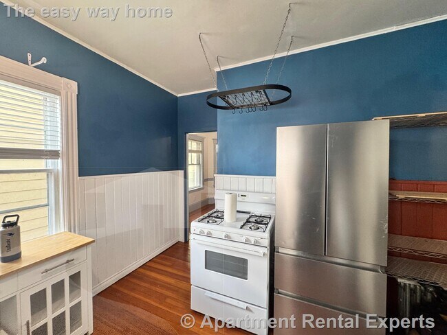 Building Photo - 27 Gilman Terrace