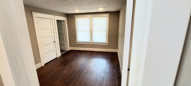 Building Photo - 2411 Wrightsboro Rd