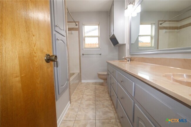 Building Photo - 3007 Homer Cir