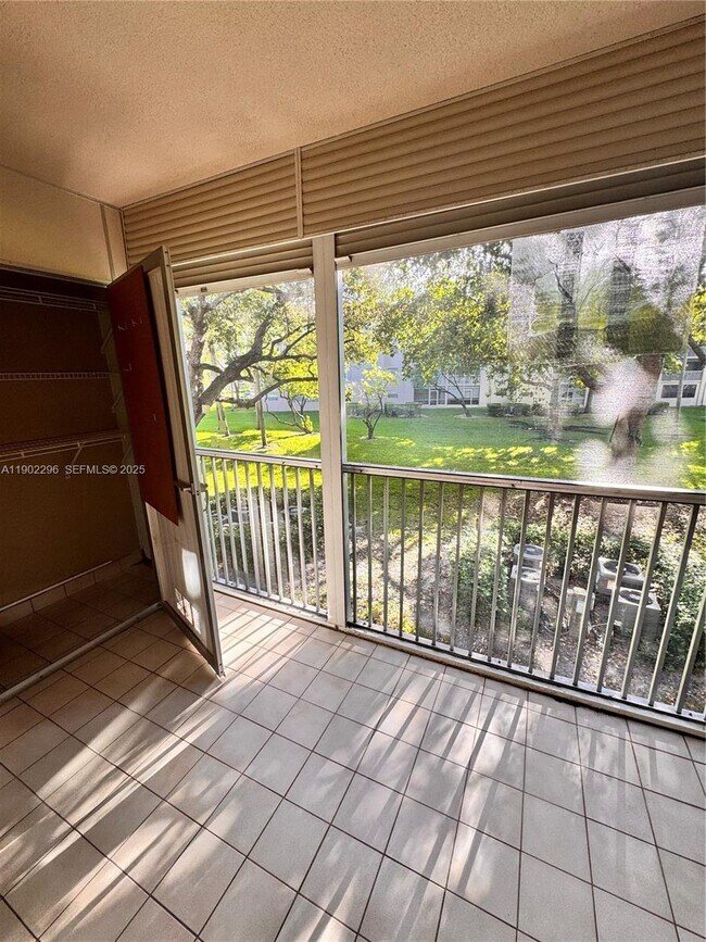 Building Photo - 1251 SW 125th Ave