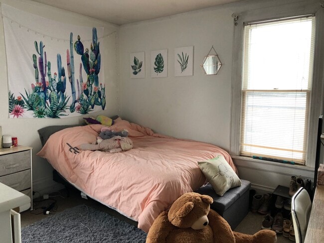 Building Photo - Downer upper house