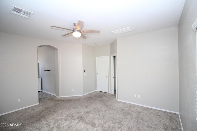 Building Photo - 8166 W Rose Garden Ln