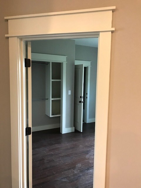 Building Photo - 1565 Bluebird Ln