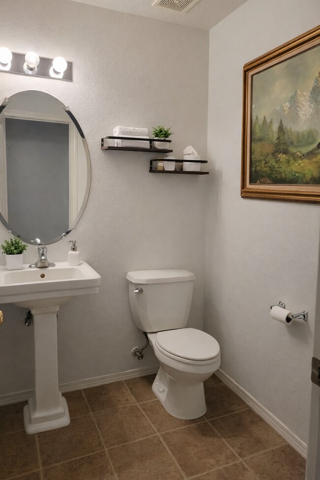 Building Photo - 1391 Espejo Ct