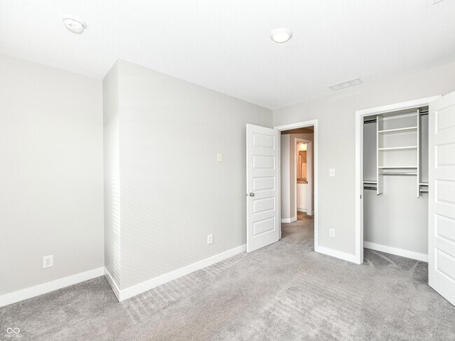 Building Photo - 1559 Bellefontaine St