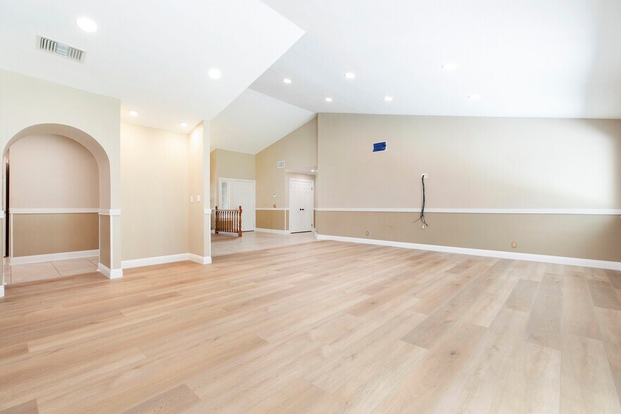 Building Photo - 10928 Meseta Ave
