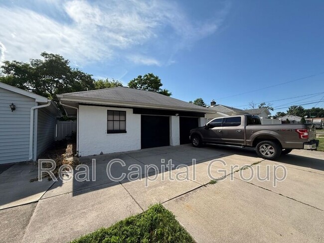 Building Photo - 2965 Jerauld Ave