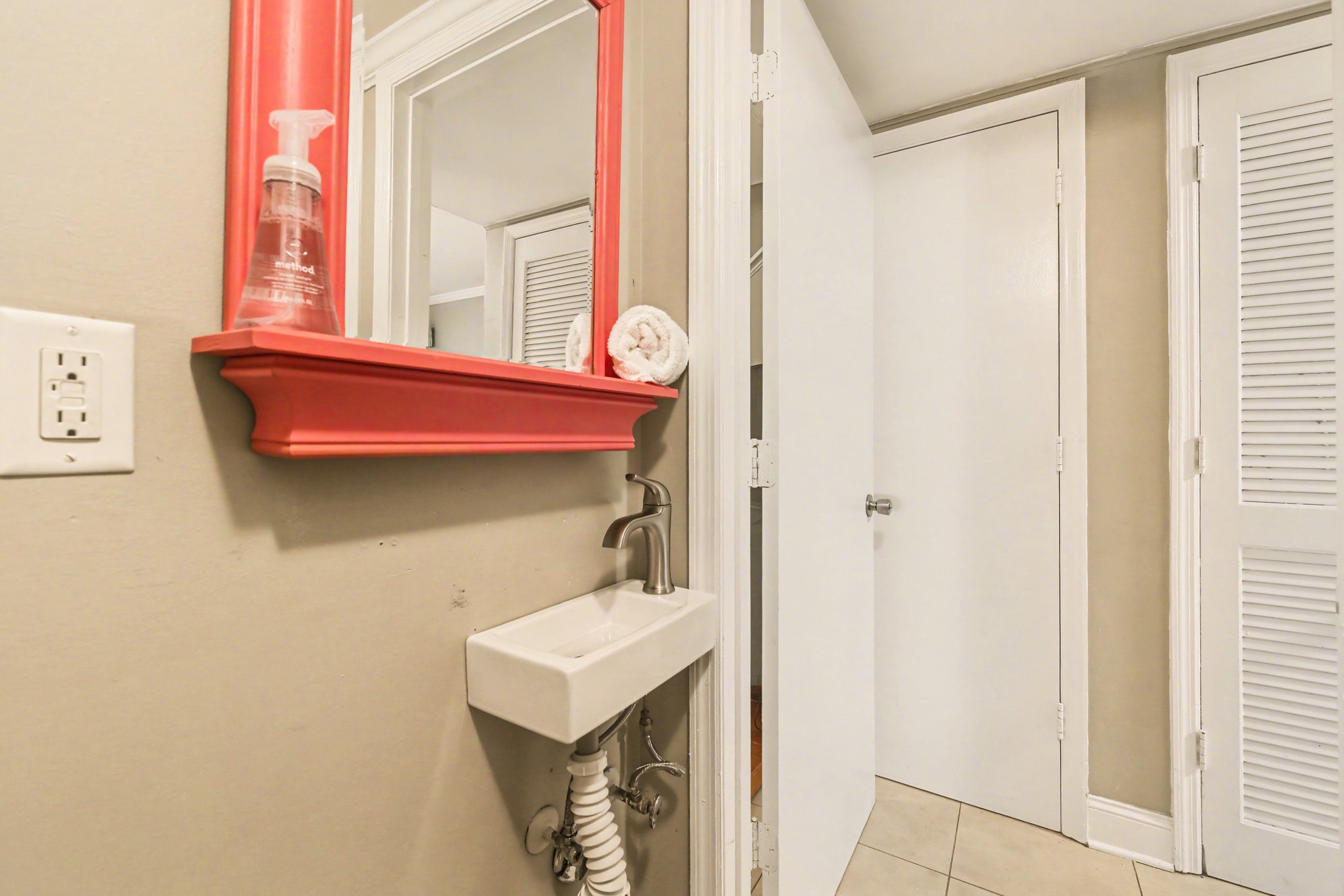 Building Photo - 507 Stinson Dr