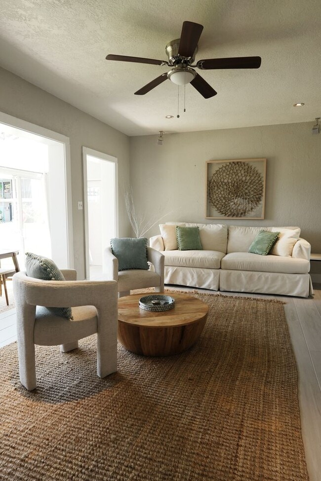 Building Photo - Affordable 3BR Home in Winter Park – Prime Location & Move-In Ready!