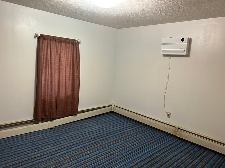 Building Photo - 40 W Lamoka Ave