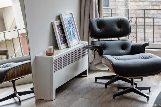 Building Photo - 1620 Broadway