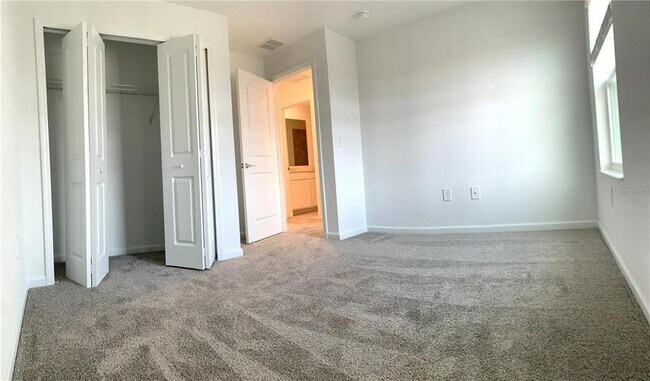 Building Photo - 15609 Water Spring Blvd