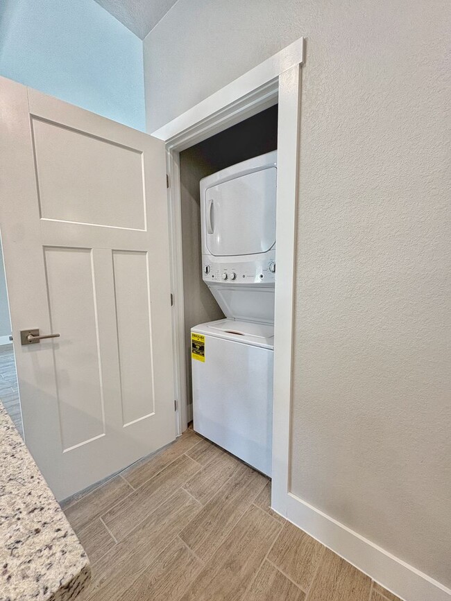 Building Photo - Charming Brand-New 3 Bedroom, 2 Bath Home ...