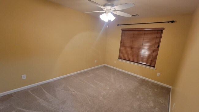 2nd bdr on 3rd floor - 5429 Werburgh St