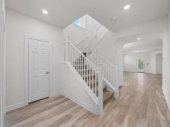 Building Photo - 528 Ayinger Ln