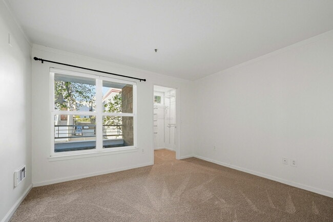 Building Photo - 2001 McAllister St