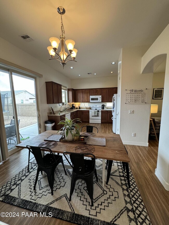 Building Photo - 5765 N Thornberry Dr