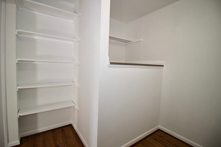 Bedroom 1 Closet - 6843 Buckingham Pl