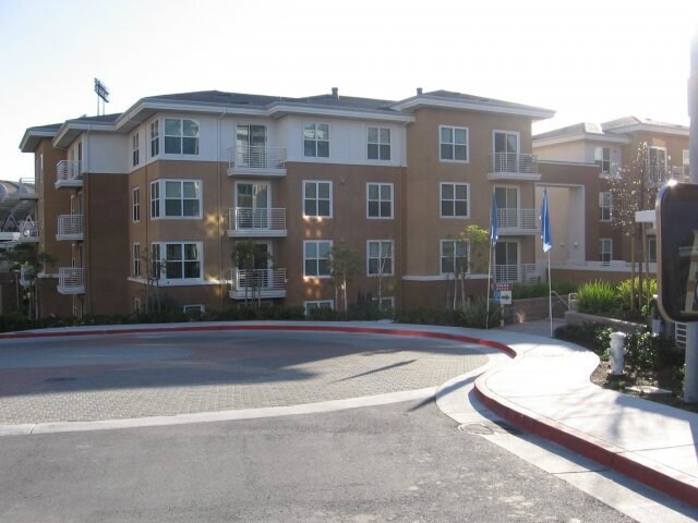 Building Photo - 401 Crescent Ct
