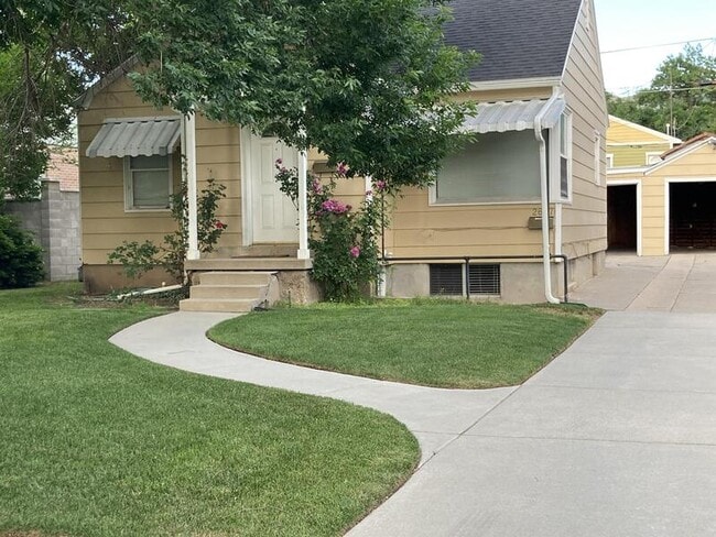 Building Photo - 2637 S Kenwood St