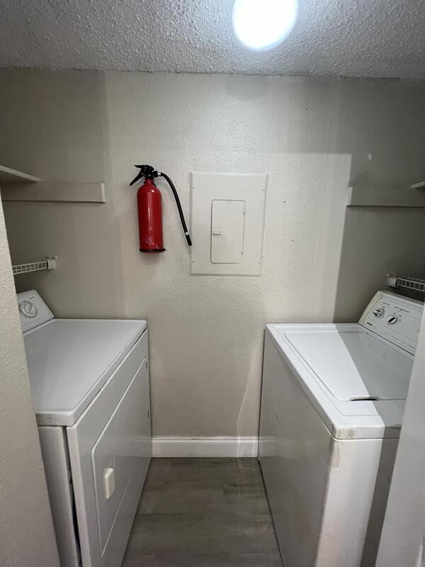Building Photo - 3700 Idlebrook Cir