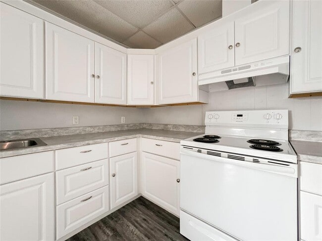 Building Photo - 4615 Heron St