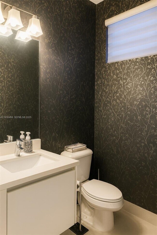 Building Photo - 6846 NW 103rd Ave