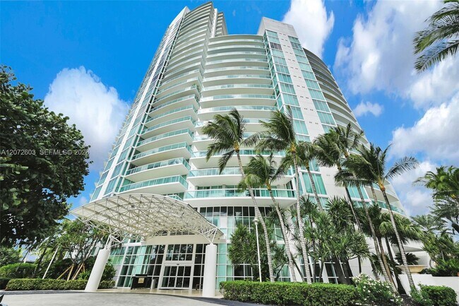 Building Photo - 1000 South Pointe Dr
