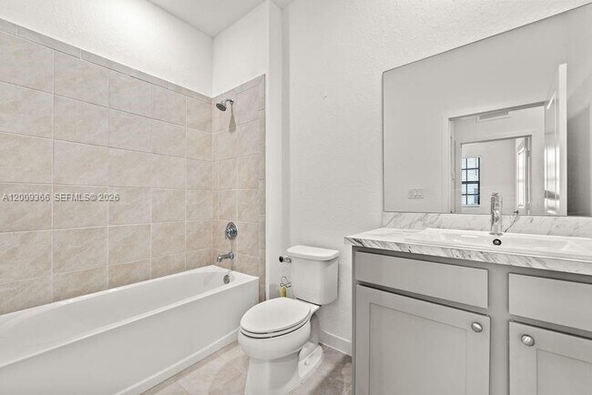 Building Photo - 1167 SW 7th Ct