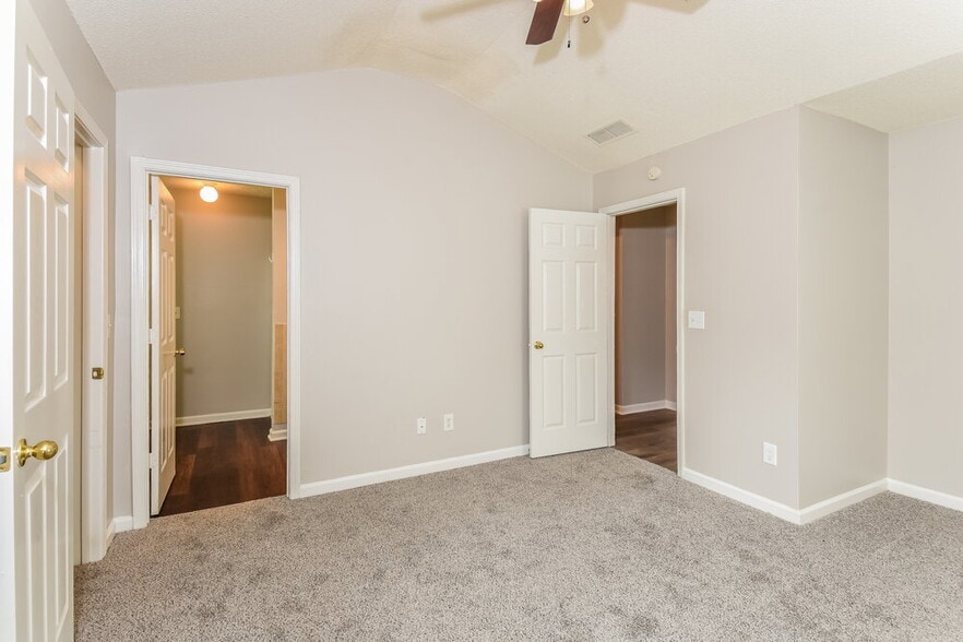 Building Photo - 1558 Blossom Dr