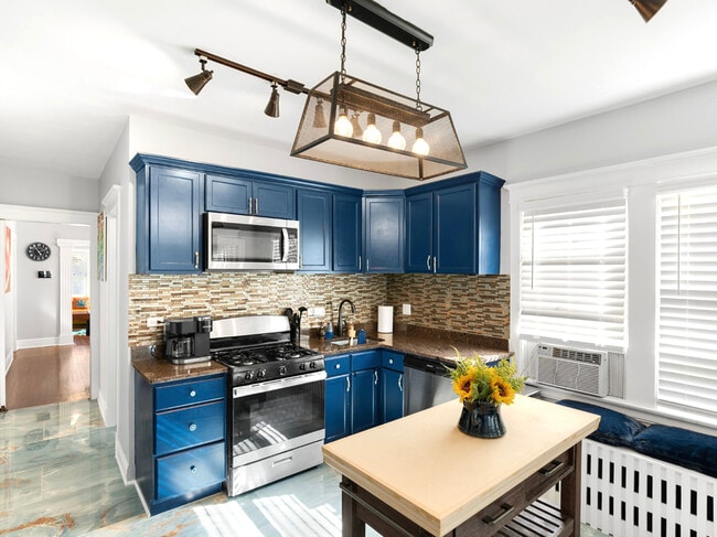 Building Photo - 1926 Wisconsin Ave