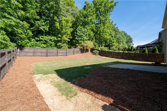 Building Photo - 4910 Belcrest Way