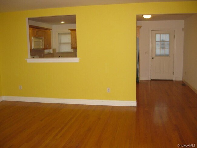 Building Photo - 622 S 6th Ave