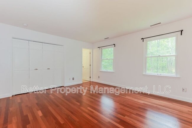 Building Photo - 86 Morias Ave
