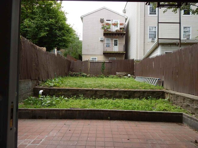 Building Photo - 135 SUSSEX St